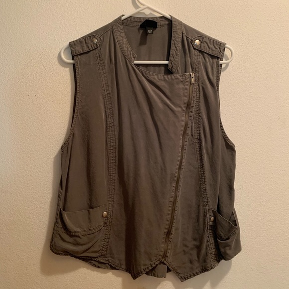 Olive Green Vest - Picture 2 of 4